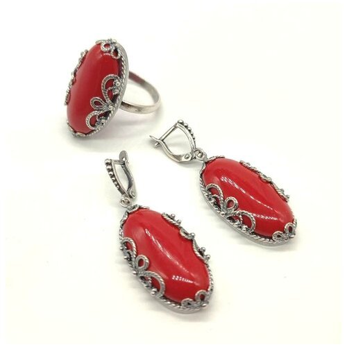 Серьги и кольцо с красным кораллом