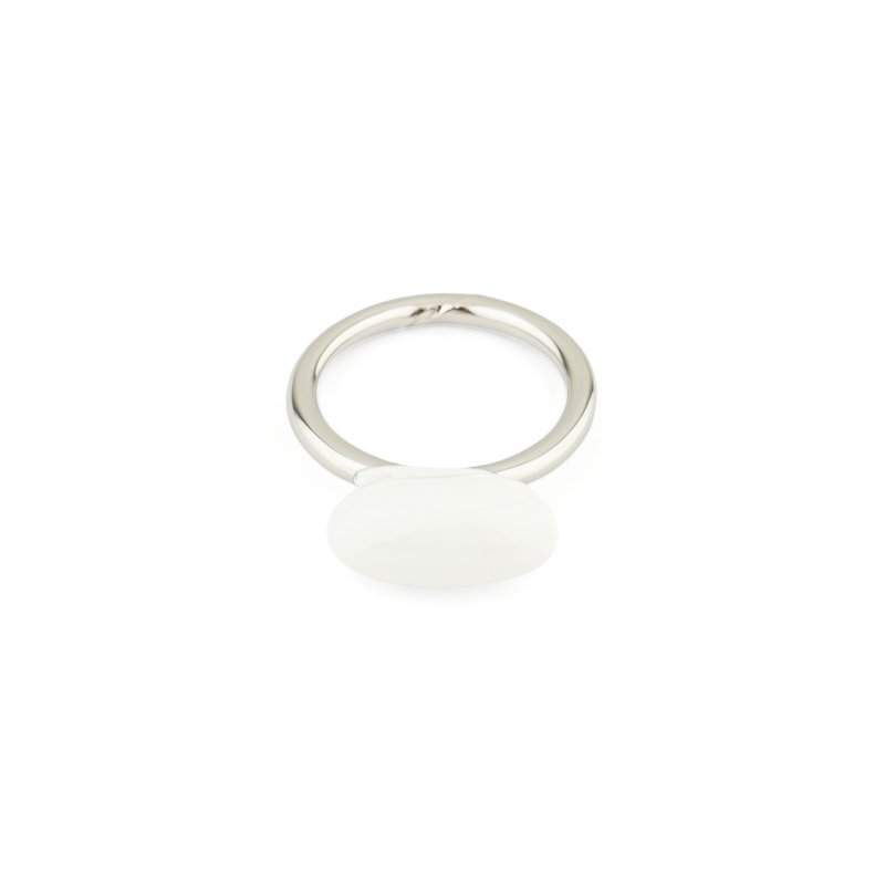Aqua Серебристое кольцо с эмалированной белой вставкой